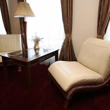 Siauliu Krasto Medziotoju Uzeiga Hotel โชเล ภายนอก รูปภาพ