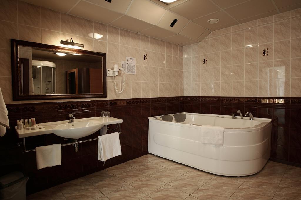Siauliu Krasto Medziotoju Uzeiga Hotel โชเล ห้อง รูปภาพ
