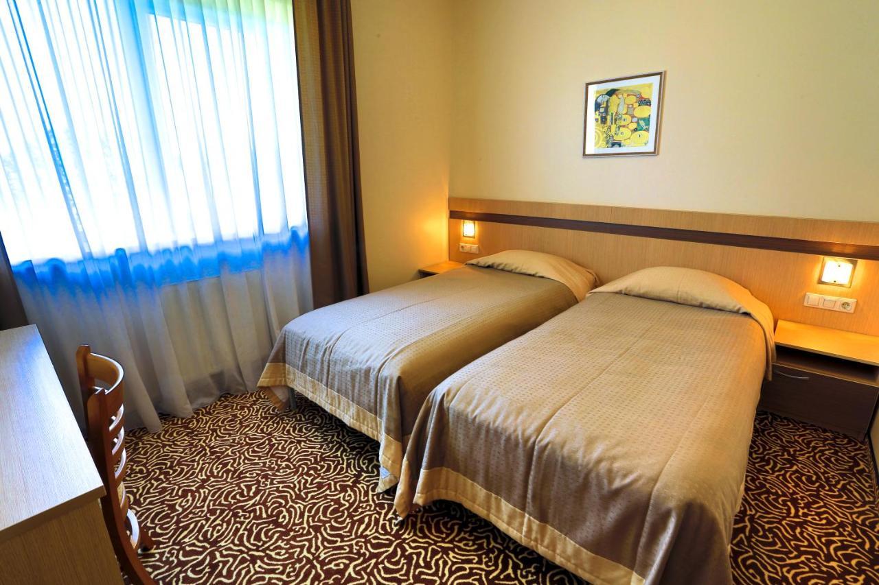Siauliu Krasto Medziotoju Uzeiga Hotel โชเล ภายนอก รูปภาพ