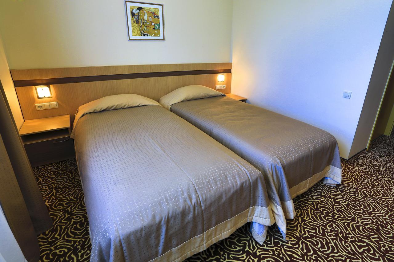 Siauliu Krasto Medziotoju Uzeiga Hotel โชเล ภายนอก รูปภาพ